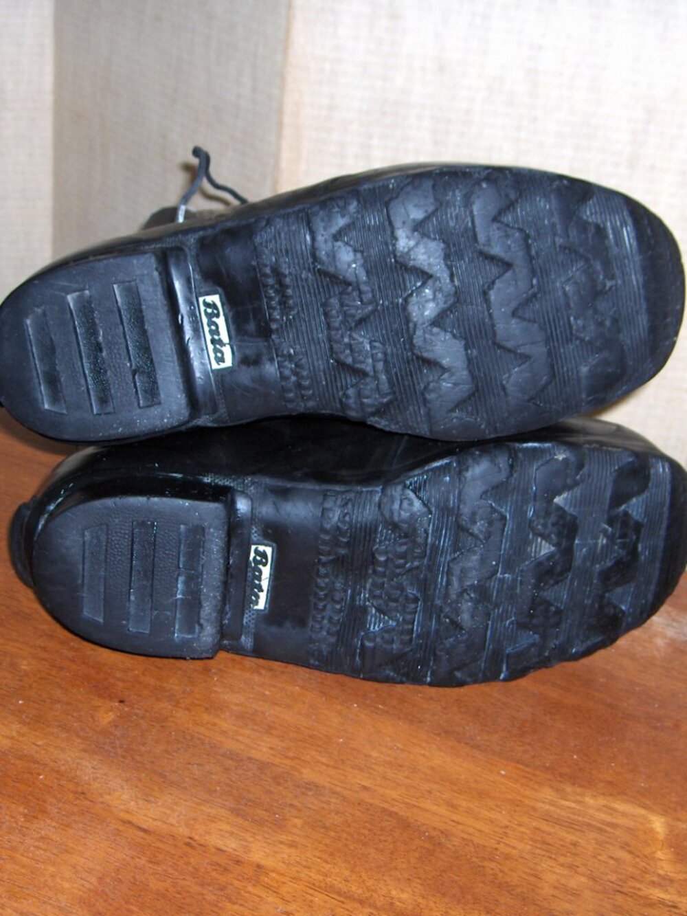 Mickey Mouse Cold Weather Boots 9R - Picture 6 of 6
